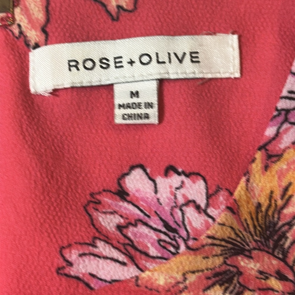 Rose + Olive Pink Floral Print Blouse Size M Short Sleeve Round Neck Casual Top - Picture 4 of 9